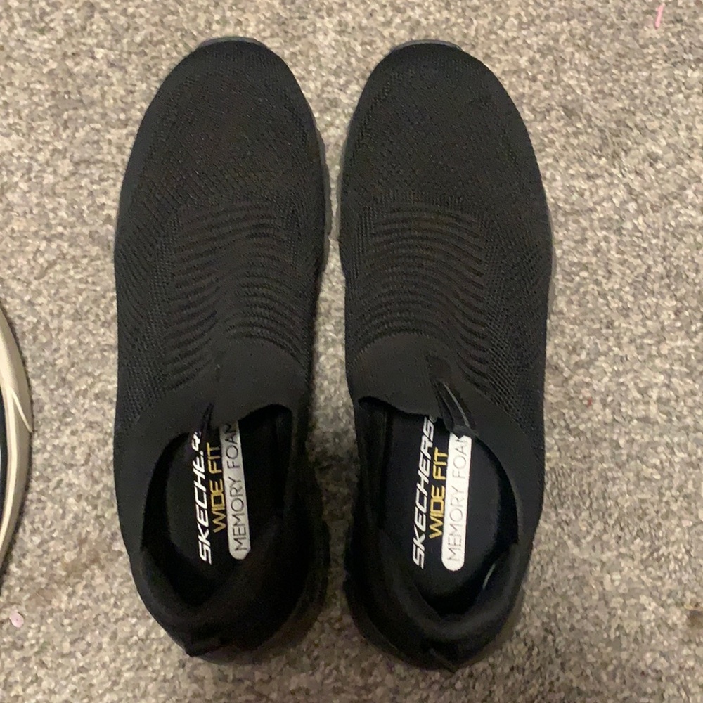 Skechers black flats memory foam comfy